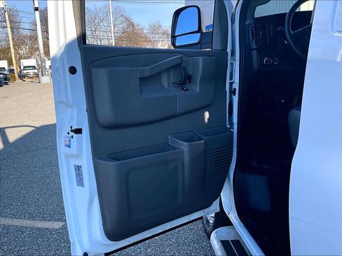 Used 2024 Chevrolet Express 2500 w/ Driver Convenience Package image 9