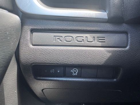 Used 2024 Nissan Rogue S AWD/4WD image 30