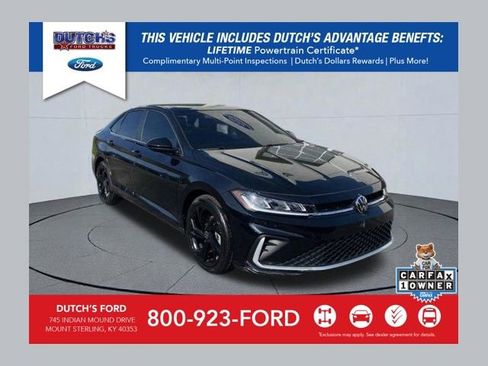 Used 2025 Volkswagen Jetta SE FWD image 1