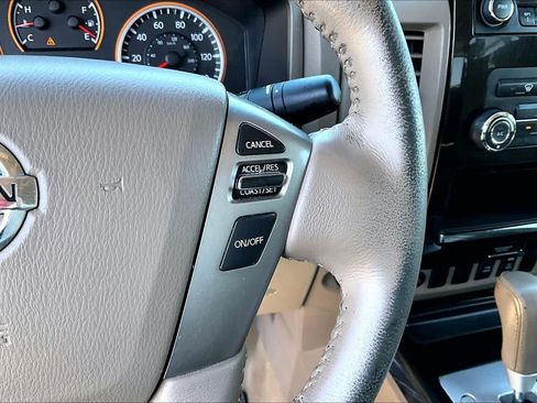 Used 2014 Nissan Titan SV w/ SV Premium Utility Package AWD/4WD image 24