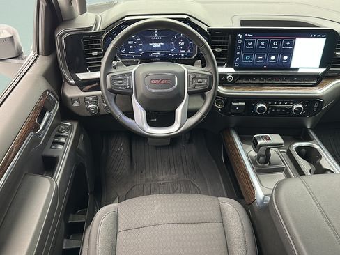 Used 2024 GMC Sierra 1500 Elevation w/ Preferred Package AWD/4WD image 13