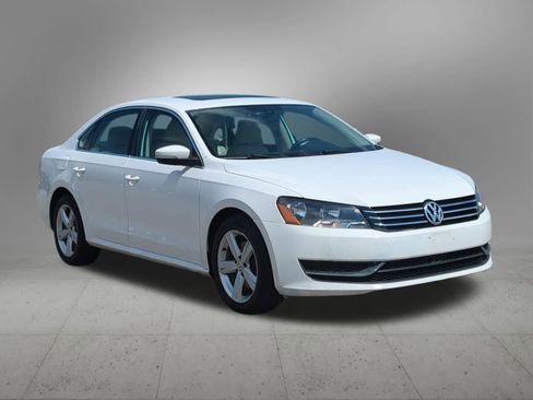 Used 2012 Volkswagen Passat 2.5 SE FWD image 8