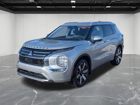 New 2026 Mitsubishi Outlander SEL image 1