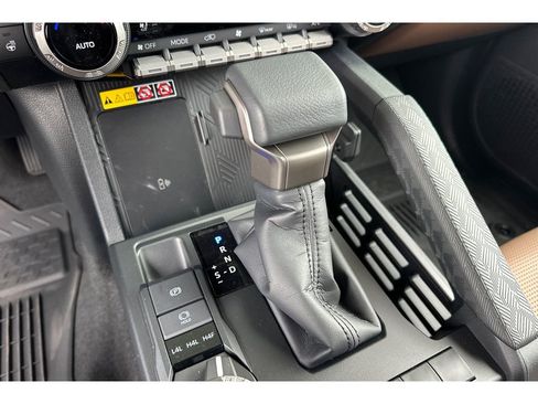 New 2026 Toyota 4Runner Limited AWD/4WD image 25