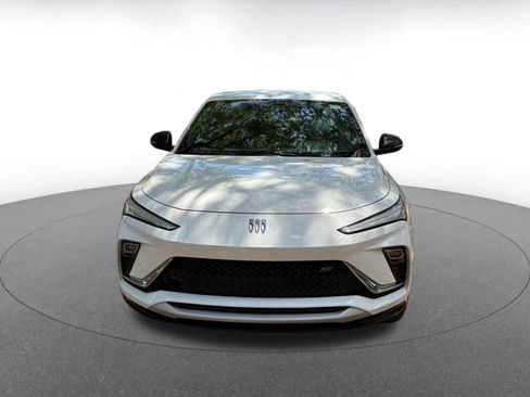 Used 2025 Buick Envista Sport Touring image 2