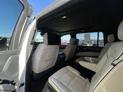 Certified 2021 Cadillac Escalade ESV Sport w/ Driver Assist Tech Package image 25