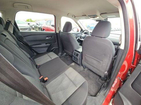 Certified 2025 Nissan Rogue SV image 24
