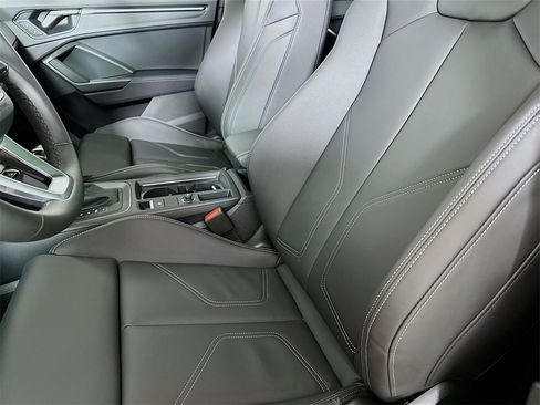 New 2025 Audi Q3 2.0T Premium image 8
