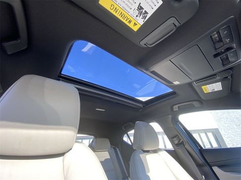 Used 2024 MAZDA MAZDA3 s image 14