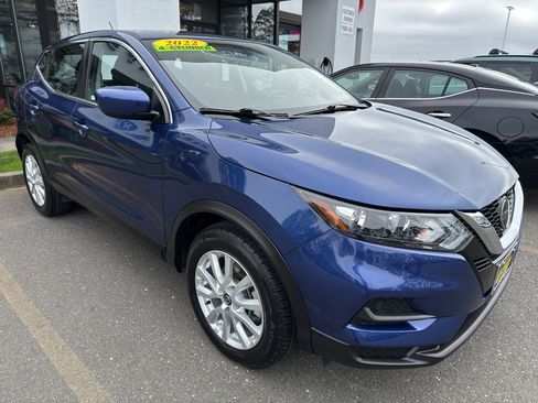 Used 2022 Nissan Rogue Sport S image 3