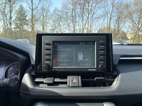 Used 2021 Toyota RAV4 LE image 15