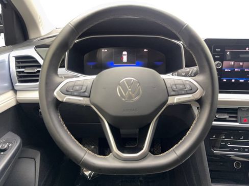 Used 2025 Volkswagen Taos SE FWD image 57