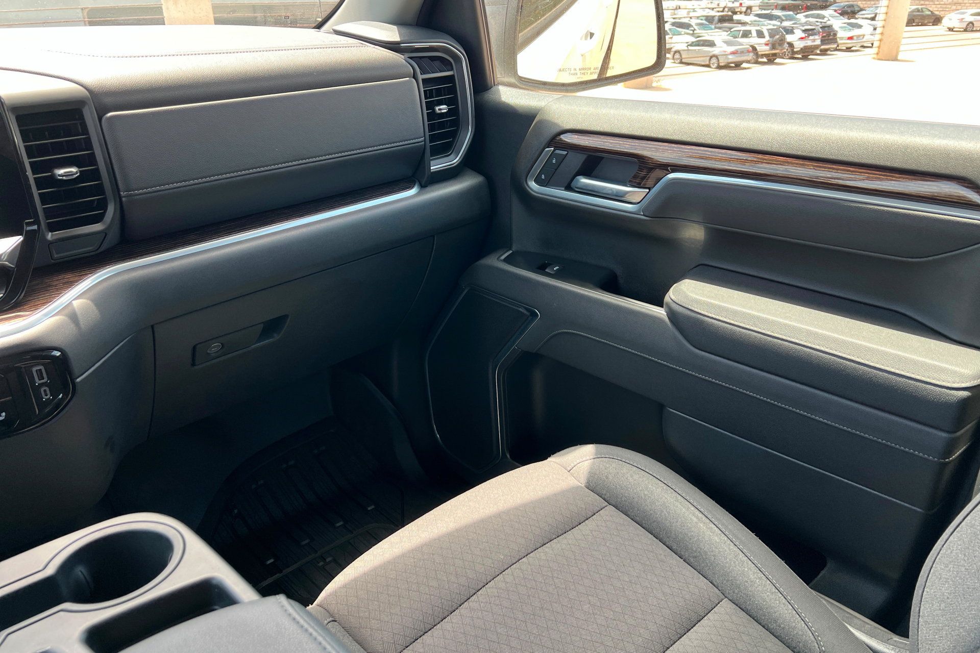 Used 2026 GMC Sierra 1500 Elevation w/ Elevation Select Package AWD/4WD image 11