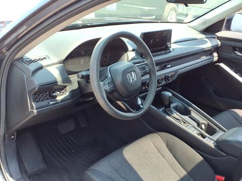 Used 2025 Honda Accord SE image 9