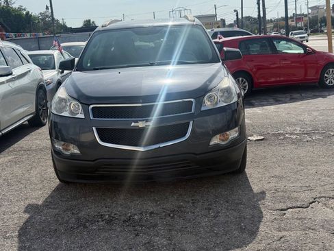 Used 2012 Chevrolet Traverse LS FWD image 3
