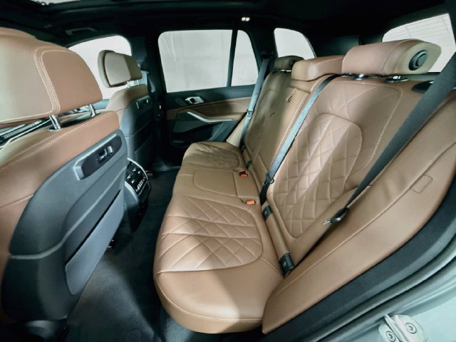 Used 2026 BMW X5 xDrive40i w/ M Sport Package AWD/4WD image 26