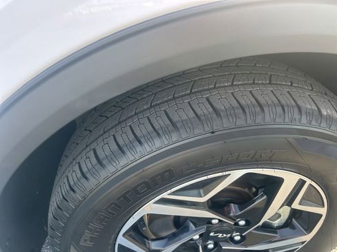 Used 2025 Kia Sportage LX image 35