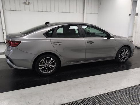Used 2022 Kia Forte LXS FWD image 10