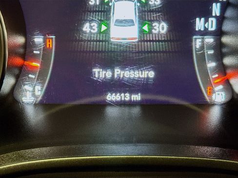Used 2023 Dodge Challenger SXT RWD image 8