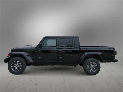 New 2025 Jeep Gladiator Sport image 5