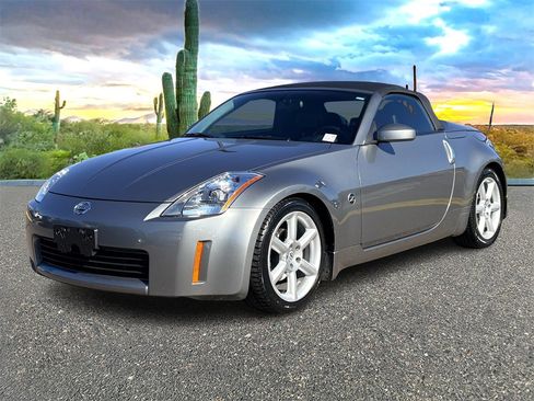 Used 2004 Nissan 350Z Touring image 8