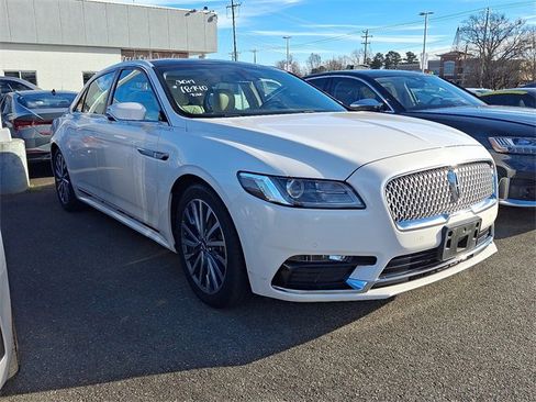 Used 2017 Lincoln Continental Select w/ Climate Package image 3
