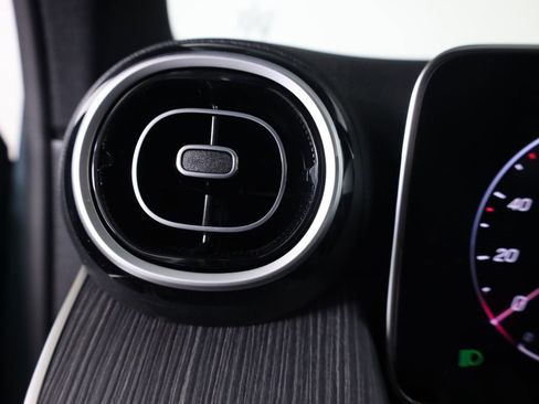 Used 2026 Mercedes-Benz GLC 300 4MATIC image 22