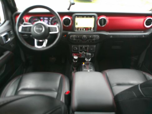 Used 2021 Jeep Wrangler Unlimited Rubicon AWD/4WD image 30