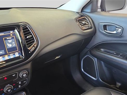 Used 2019 Jeep Compass Limited image 25