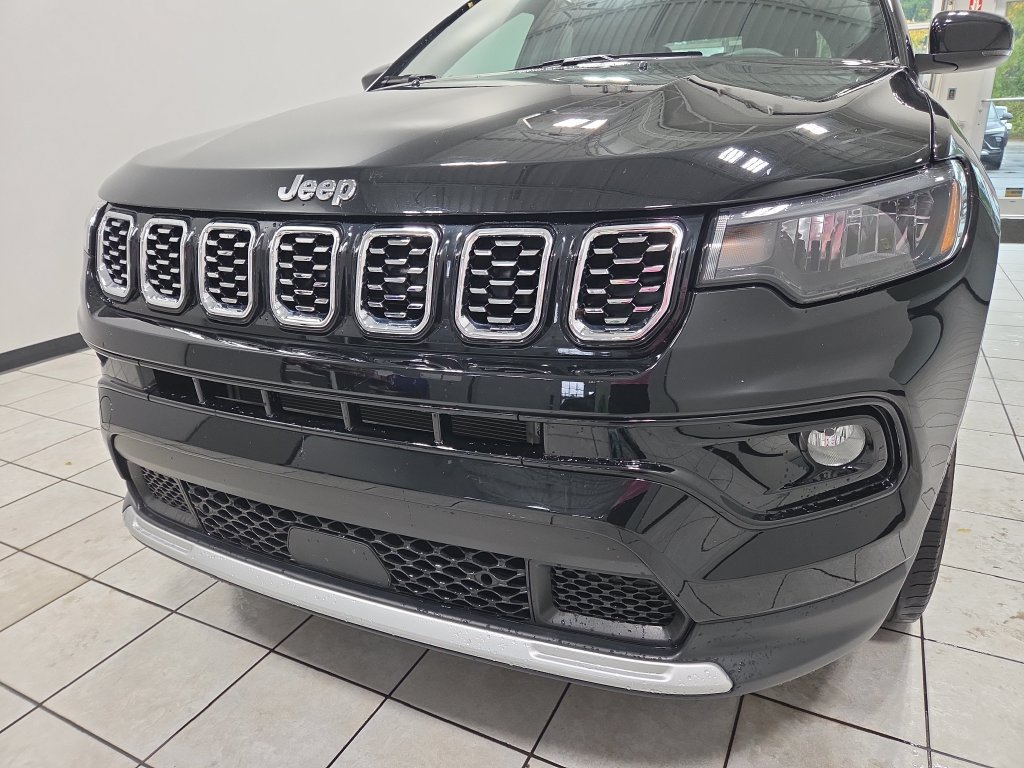 Used 2024 Jeep Compass Limited AWD/4WD image 16