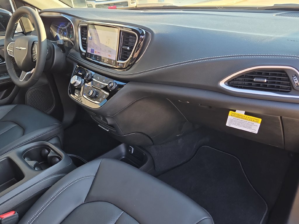 New 2026 Chrysler Pacifica Select FWD image 27