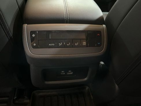 Used 2025 Nissan Pathfinder SL image 17