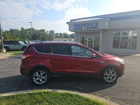 Used 2015 Ford Escape Titanium w/ Equipment Group 301A FWD image 3