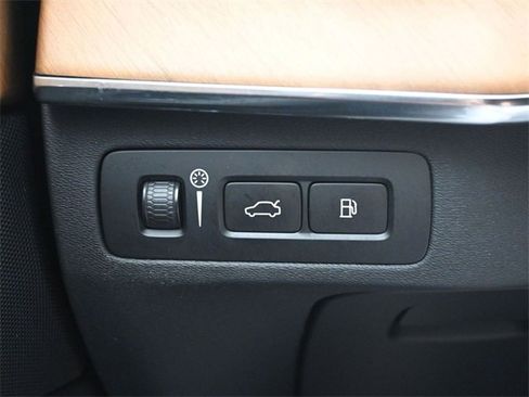 Used 2022 Volvo XC90 T8 Inscription Expression w/ Advanced Package image 29
