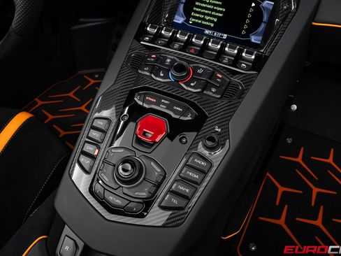 Used 2021 Lamborghini Aventador SVJ AWD/4WD image 41