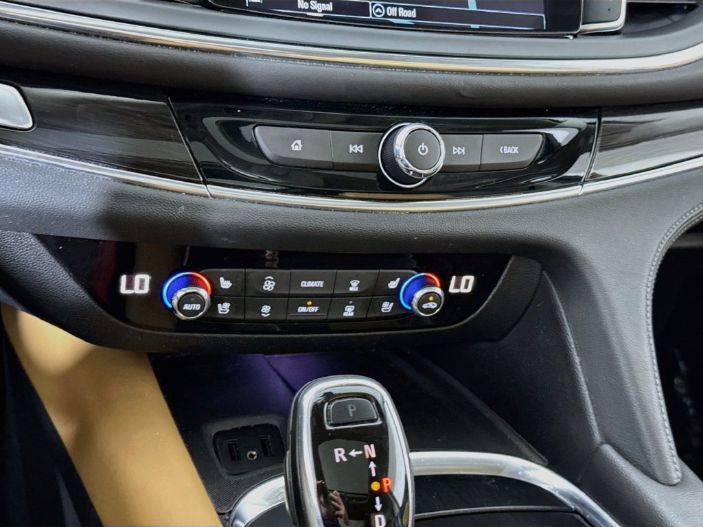 Used 2018 Buick Enclave Premium AWD/4WD image 8