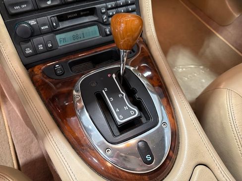 Used 2004 Jaguar XK8 Convertible RWD image 17