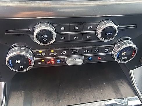 Used 2021 Ford F150 Lariat w/ Equipment Group 502A High image 13