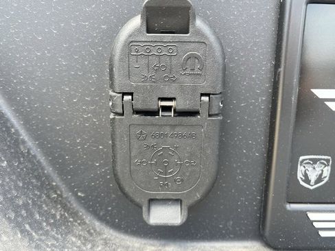 New 2025 Jeep Gladiator Sport image 11