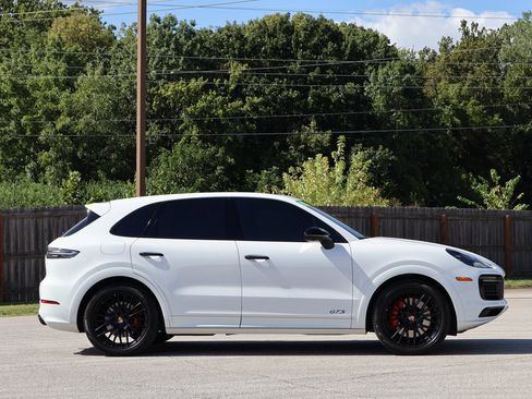 Used 2022 Porsche Cayenne GTS image 10