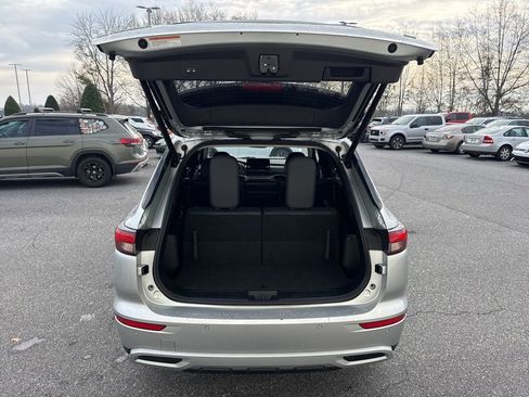 Used 2024 Mitsubishi Outlander SE Black Edition image 10