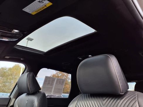 Used 2023 Hyundai Palisade Calligraphy image 16