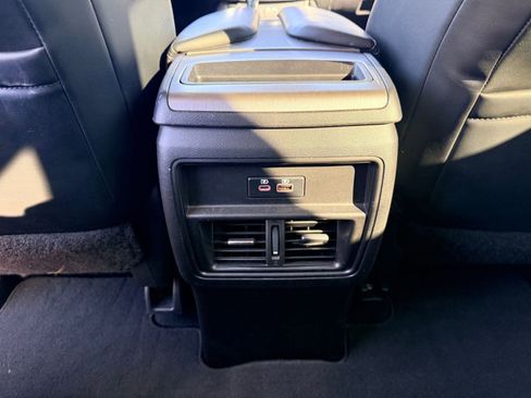 Used 2022 Nissan Murano SV w/ SV Midnight Edition Package image 21