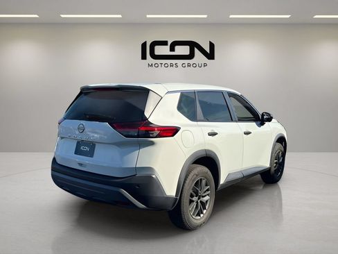 Used 2022 Nissan Rogue S FWD image 5