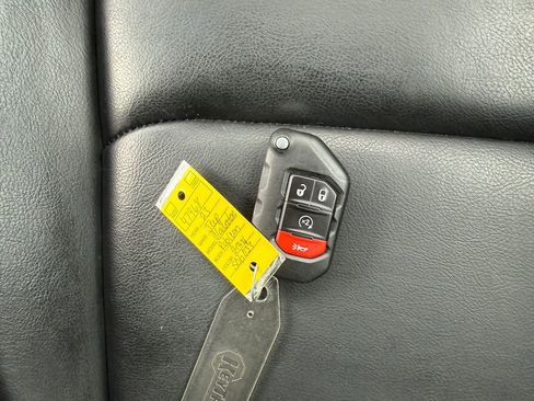 Used 2023 Jeep Gladiator Rubicon w/ LED Lighting Group image 31