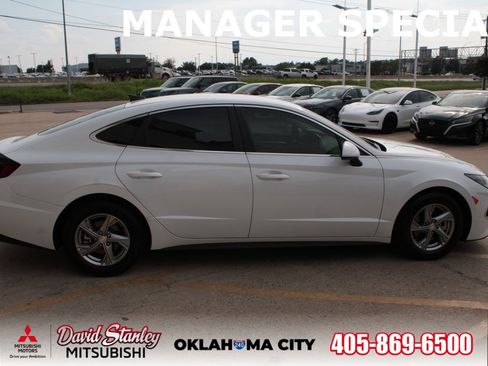 Used 2022 Hyundai Sonata SE w/ Preferred Accessory Package image 6