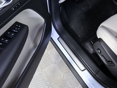 New 2026 Volvo XC40 B5 Ultra w/ Climate Package image 8