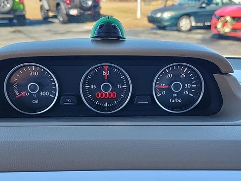 Used 2013 Volkswagen Beetle TDI image 28