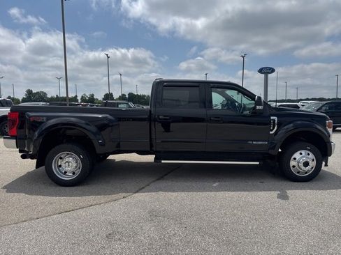 Used 2022 Ford F450 Lariat w/ FX4 Off-Road Package image 2