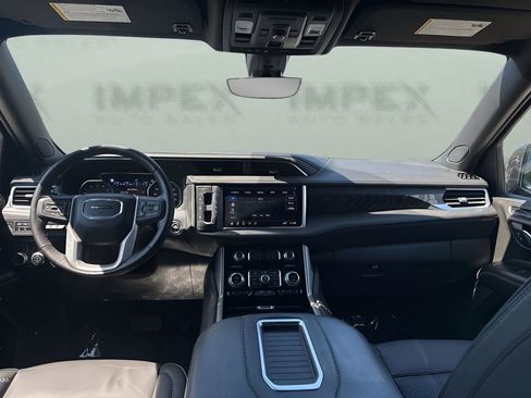 Used 2021 GMC Yukon XL Denali w/ Denali Premium Package AWD/4WD image 13